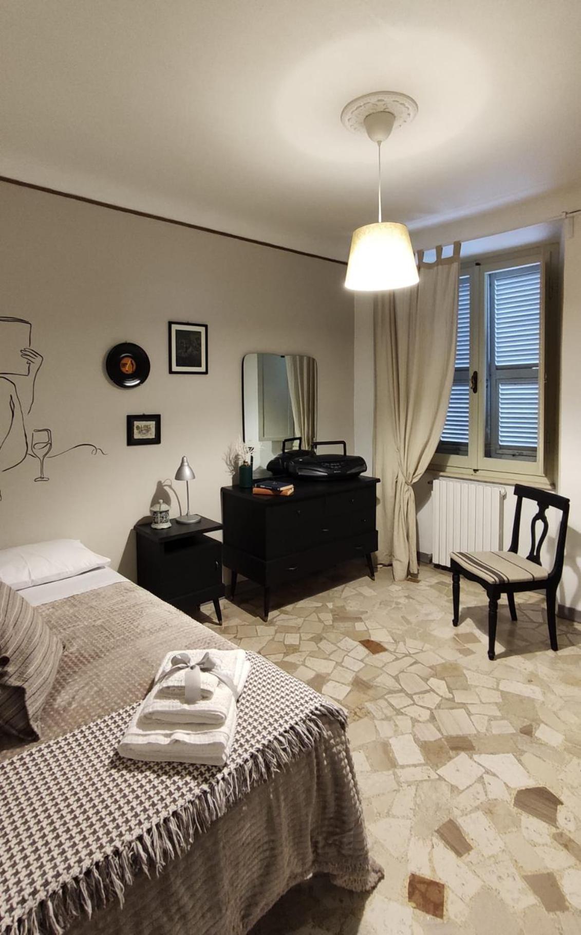 Casa Vacanze Nel Centro Storico Di Fermo Happy Song Luaran gambar